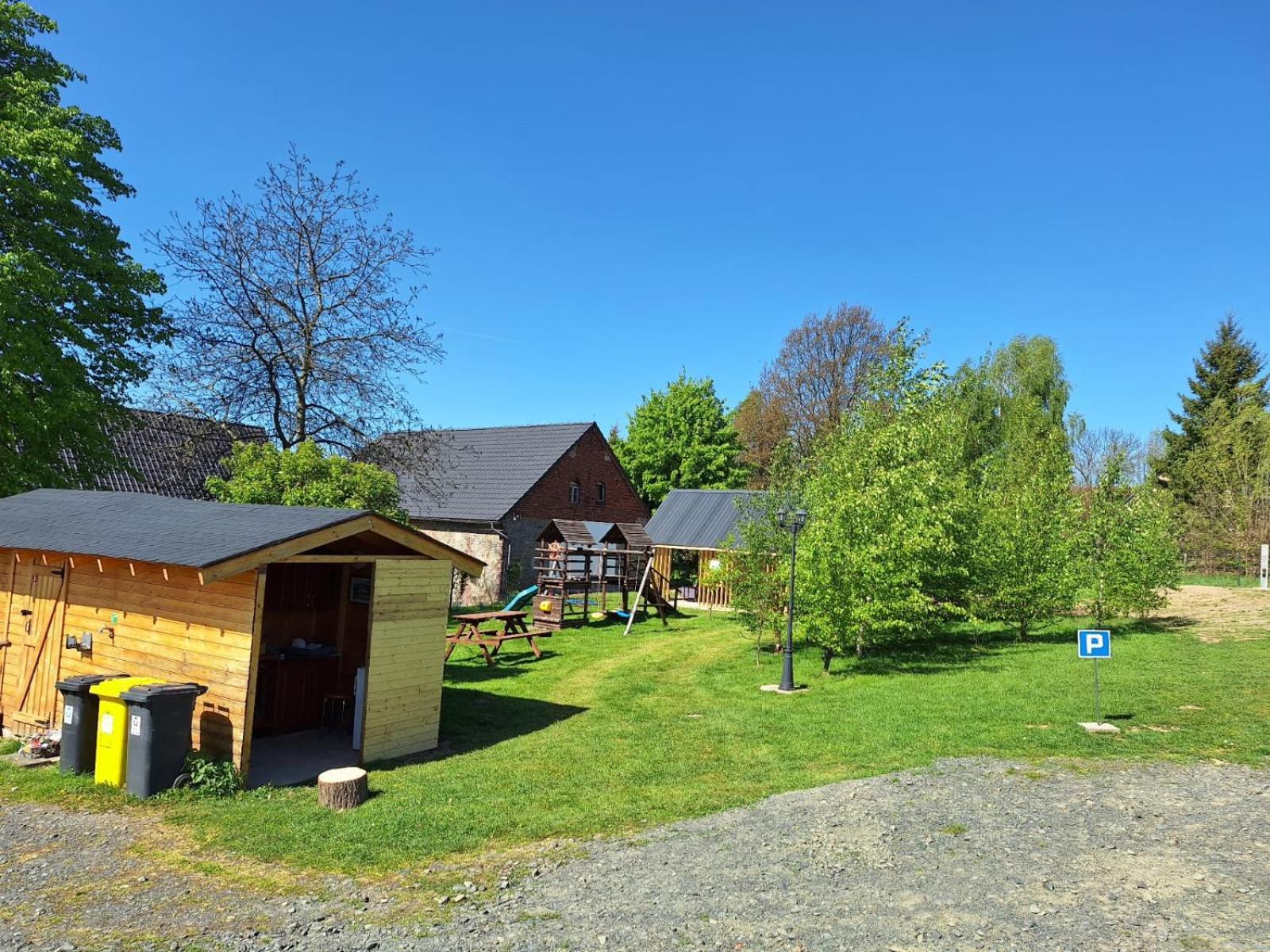 Camping, Zabierz Wlasny Namiot Kameralne Pole Namiotowe Z Basenem Kinem Plenerowym Miejscem Na Ognisko I Placem Zabaw Zywe Zwierzeta * Giebultow (Lwowek Slaski)