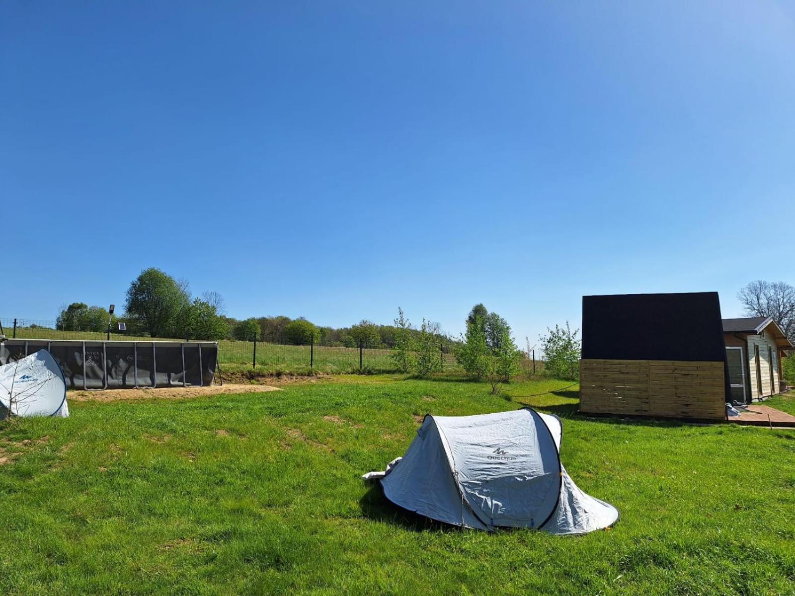 Camping, Zabierz Wlasny Namiot Kameralne Pole Namiotowe Z Basenem Kinem Plenerowym Miejscem Na Ognisko I Placem Zabaw Zywe Zwierzeta Campingplatz Giebultow (Lwowek Slaski)