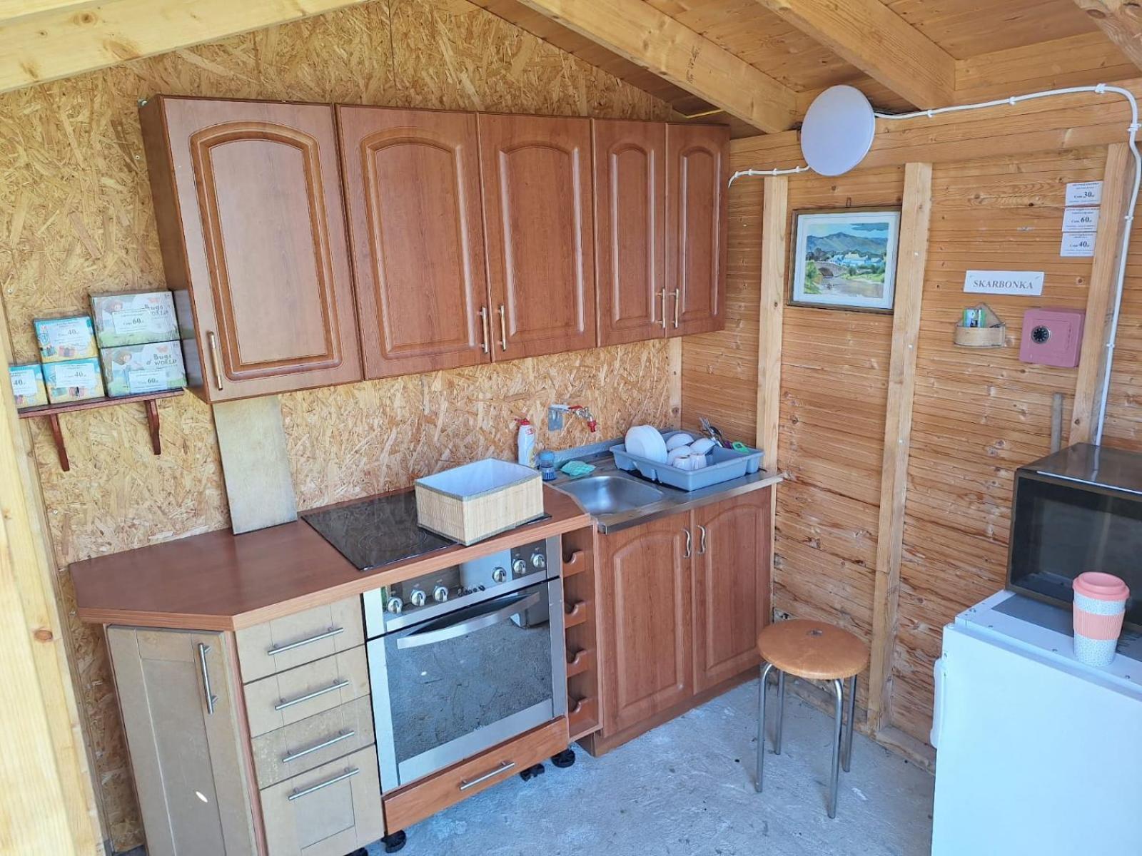 Campingplatz Camping, Zabierz Wlasny Namiot Kameralne Pole Namiotowe Z Basenem Kinem Plenerowym Miejscem Na Ognisko I Placem Zabaw Zywe Zwierzeta