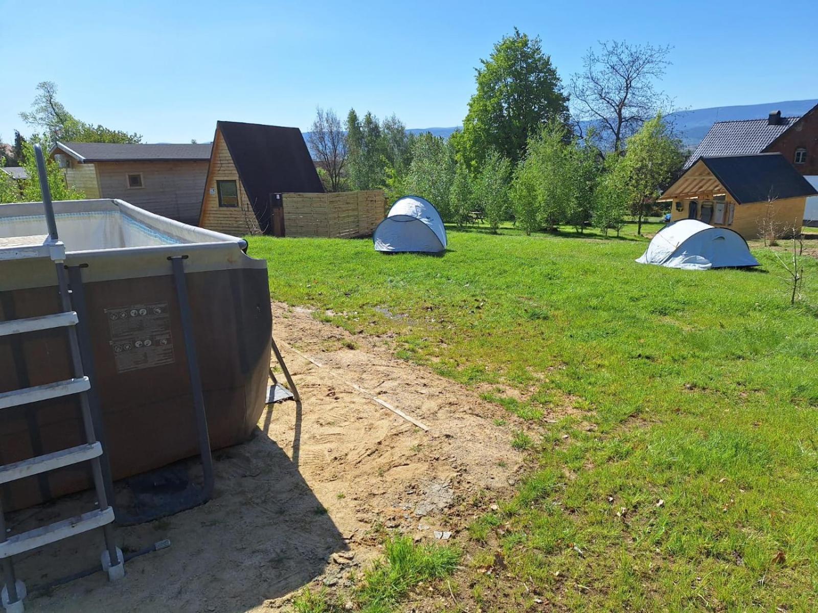Camping, Zabierz Wlasny Namiot Kameralne Pole Namiotowe Z Basenem Kinem Plenerowym Miejscem Na Ognisko I Placem Zabaw Zywe Zwierzeta Giebultow (Lwowek Slaski)